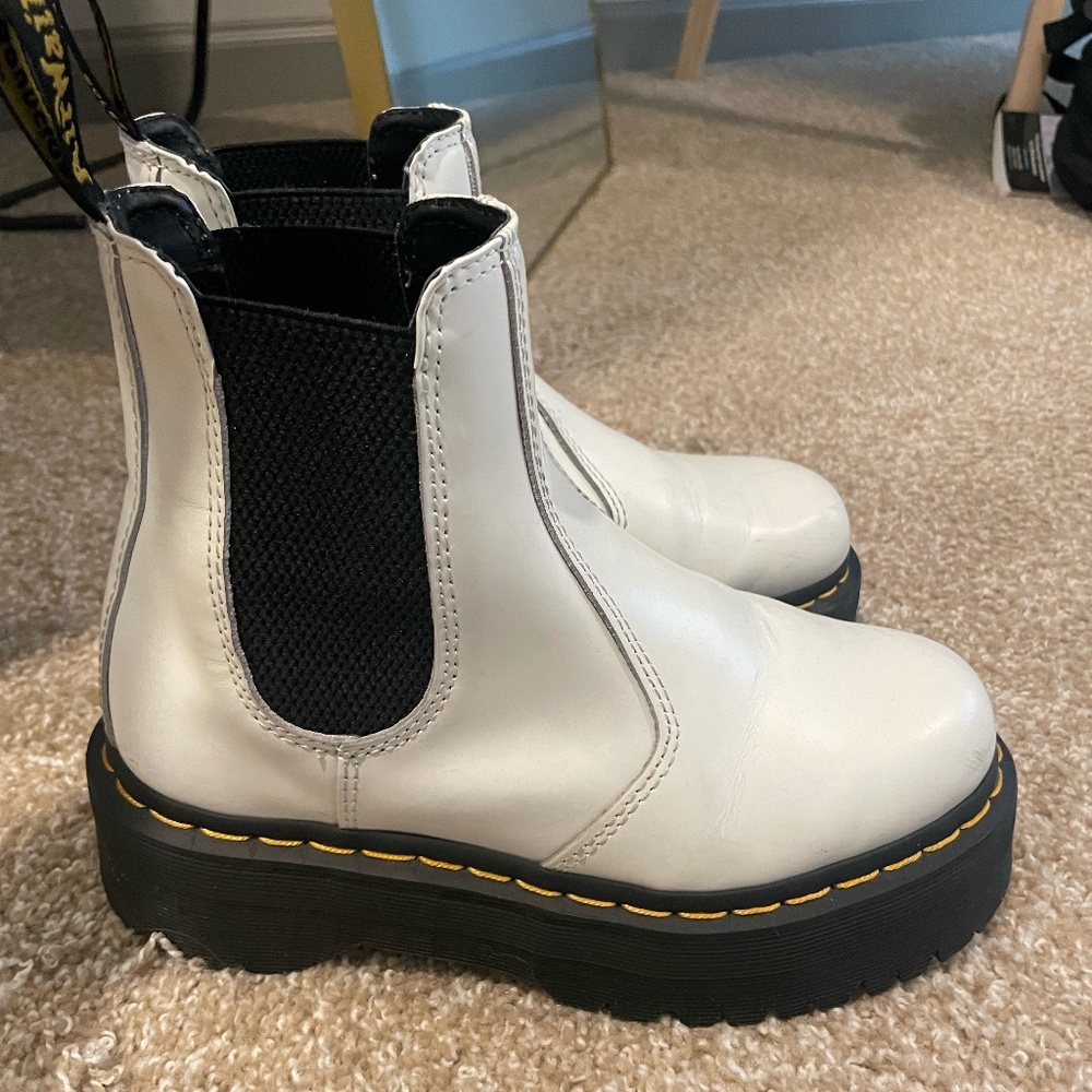 2976 SMOOTH LEATHER PLATFORM CHELSEA BOOTS